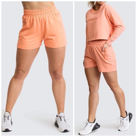 ⭐️Vaca Soon Sale⭐️ NWT DOYOUEVEN Shorts - Picture 9 of 9